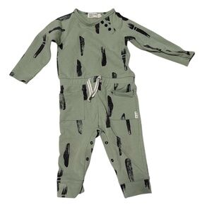 Miles Baby Long Sleeve Romper – Sage Green with Black Brush Strokes (Size 9M)